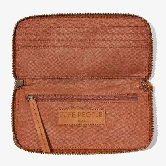 Free People Vegan Distressed Wallet NWT - Picture 6 of 6